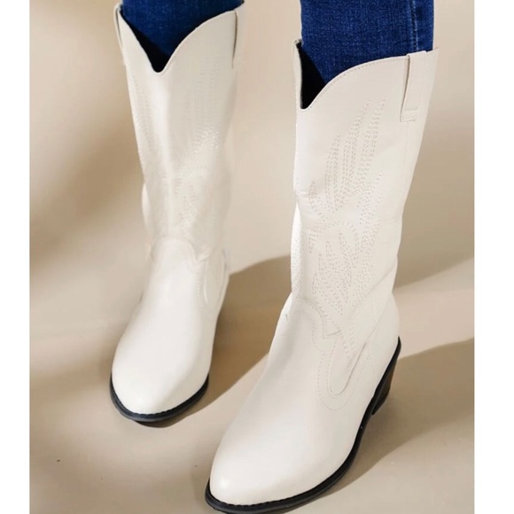 White Western Cowboy 🤠 Embroidery Design B… - Picture 4 of 4